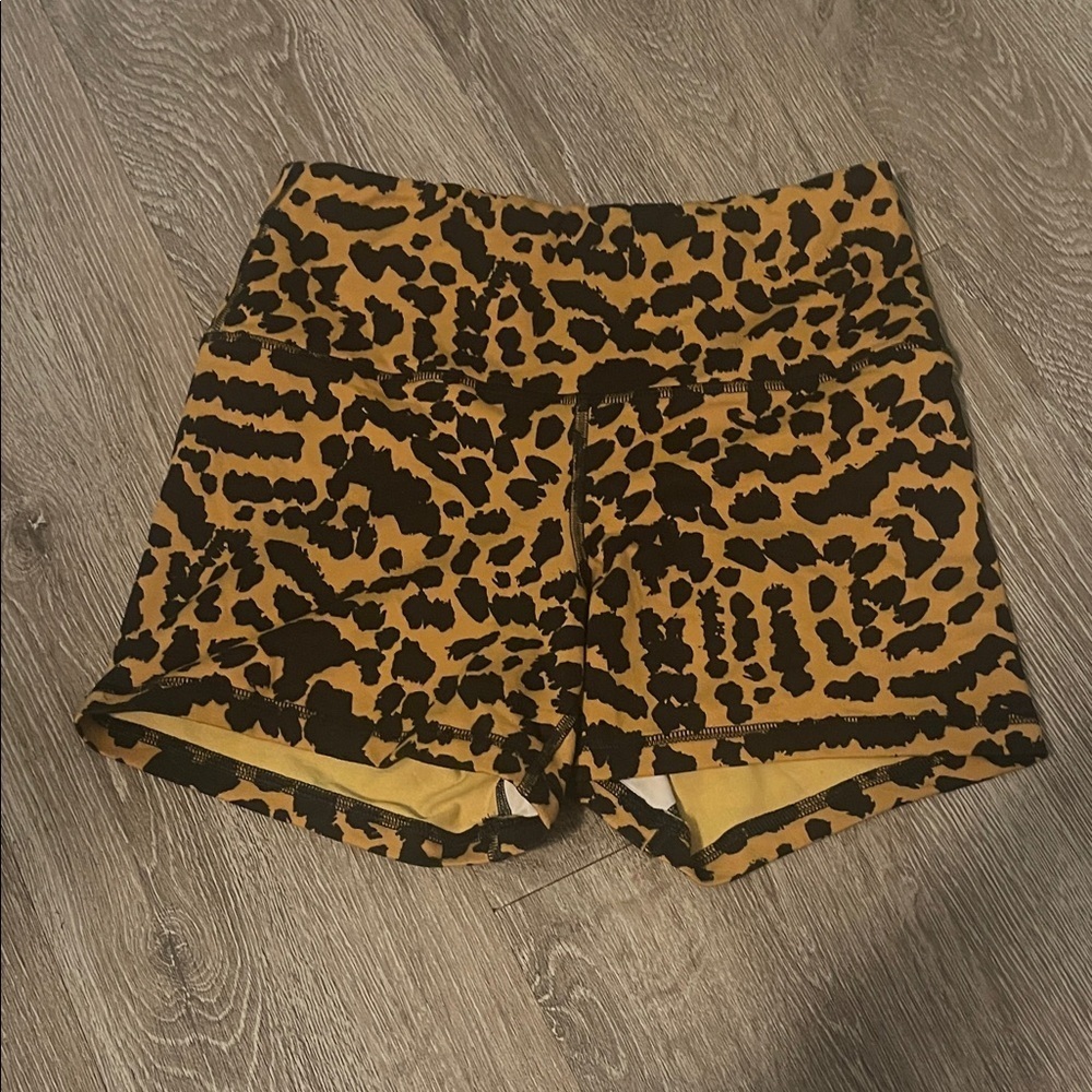 Fleo Leopard Print Women's Shorts gym lifting workout biker animal print